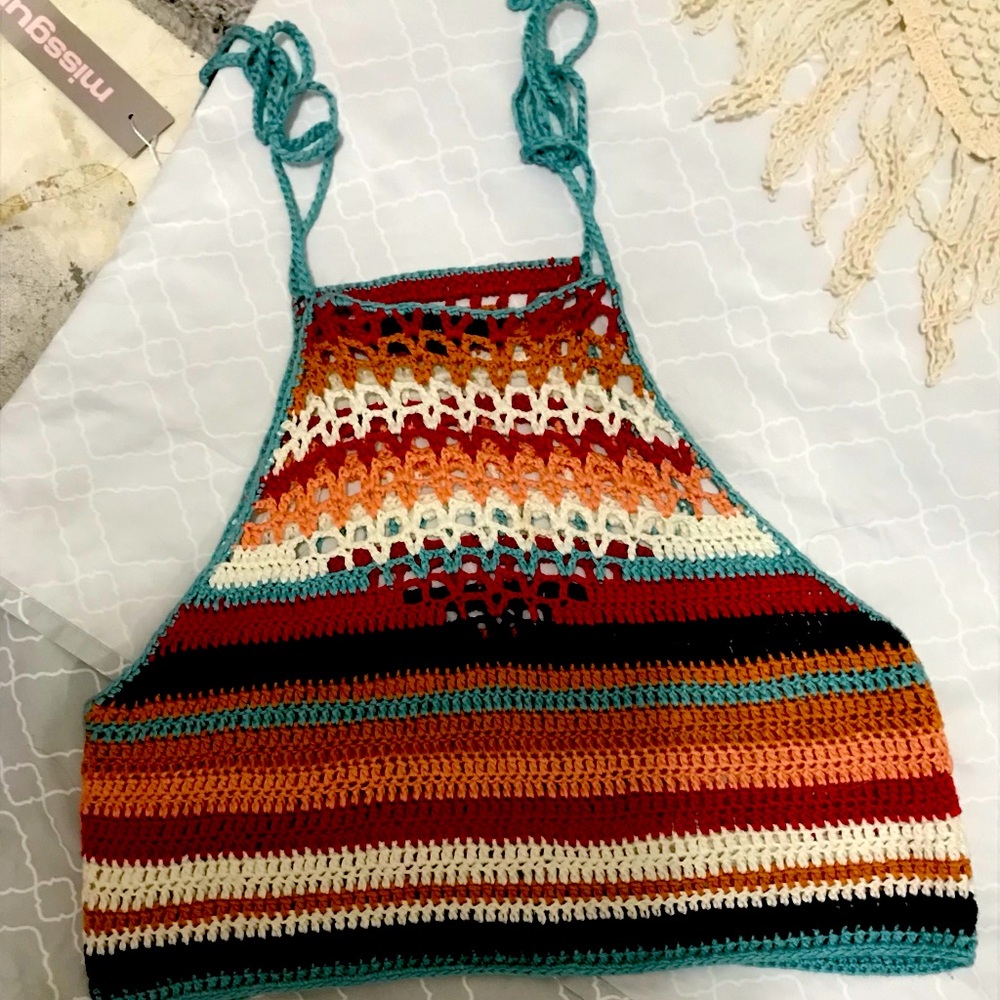 Forever 21 Red and Orange Cropped Cut Out Tank Top